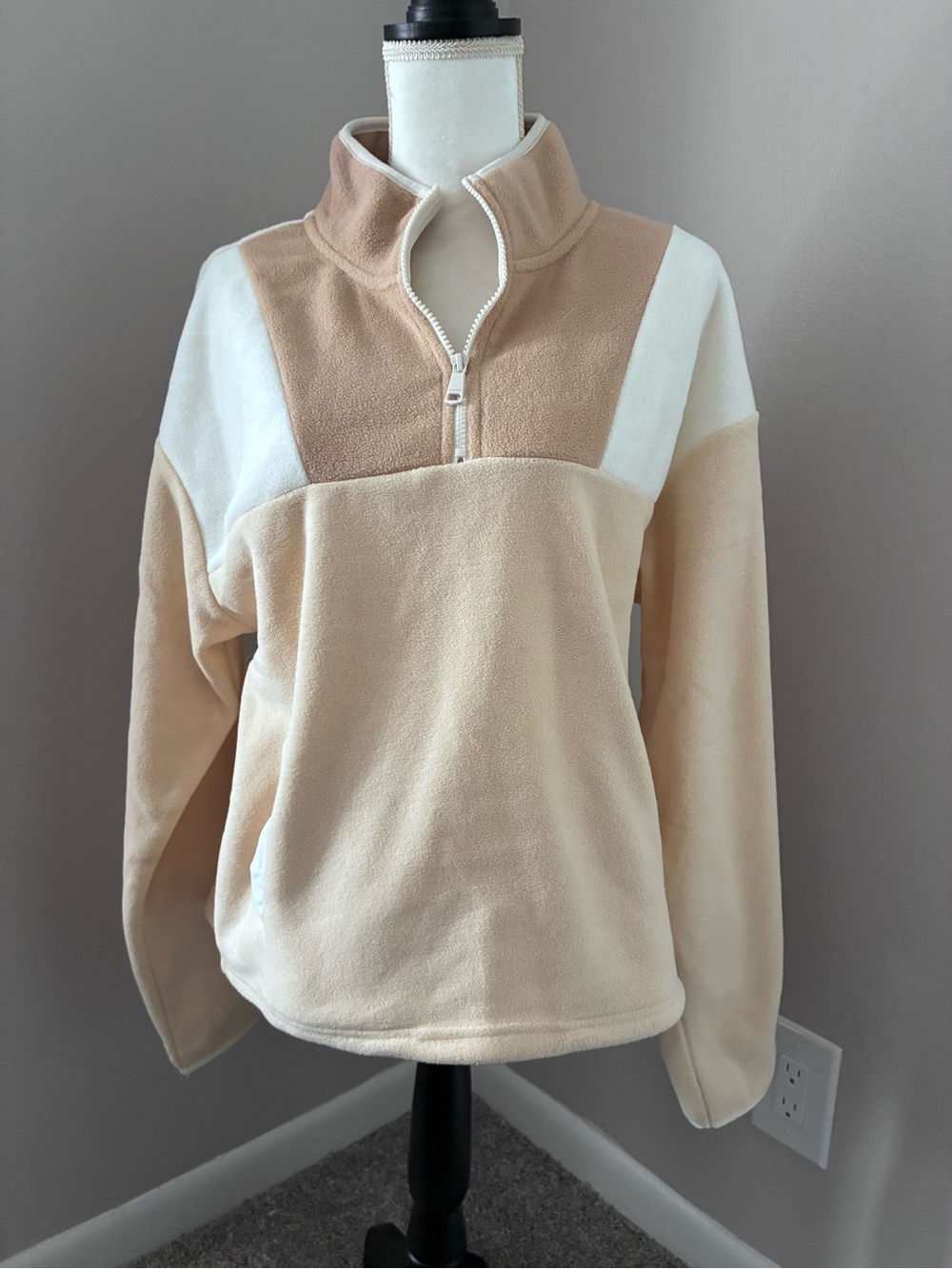 bebe Colorblock Half-Zip Fleece Pullover - Cream & Tan